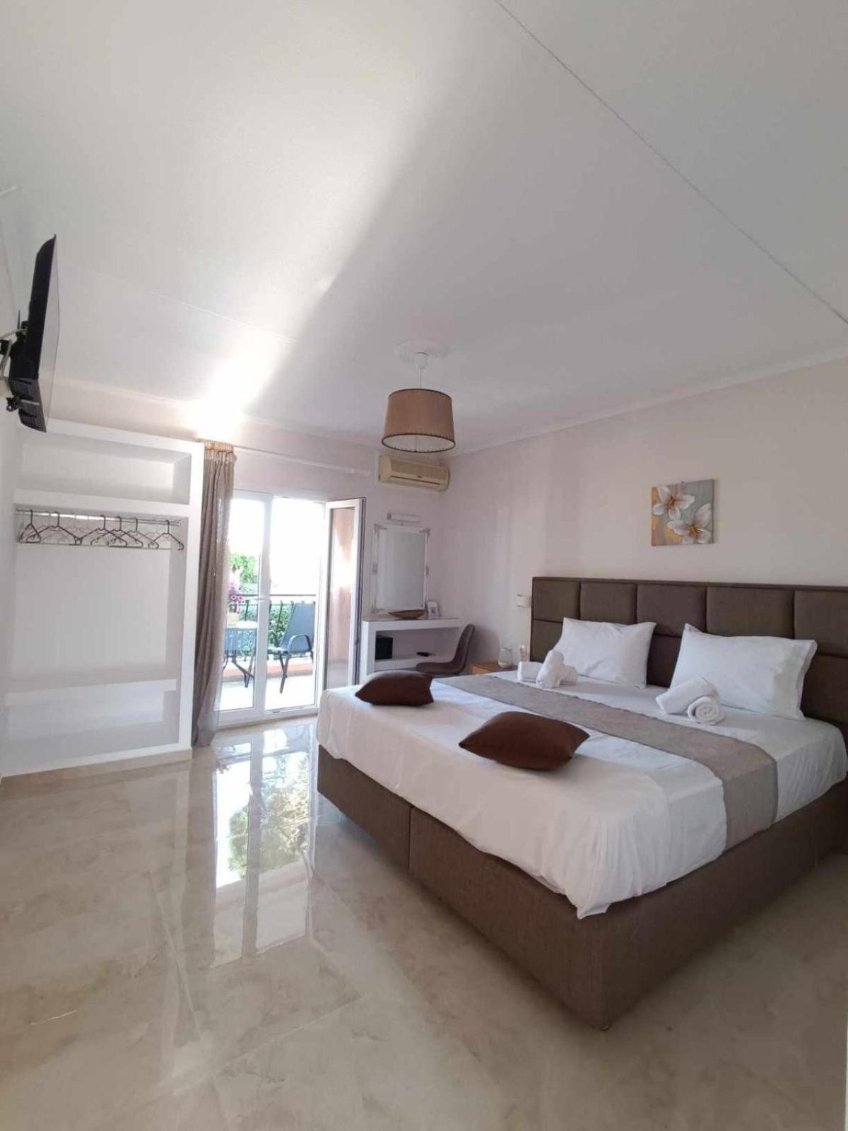 Roussa'S Apartments Laganas Zewnętrze zdjęcie