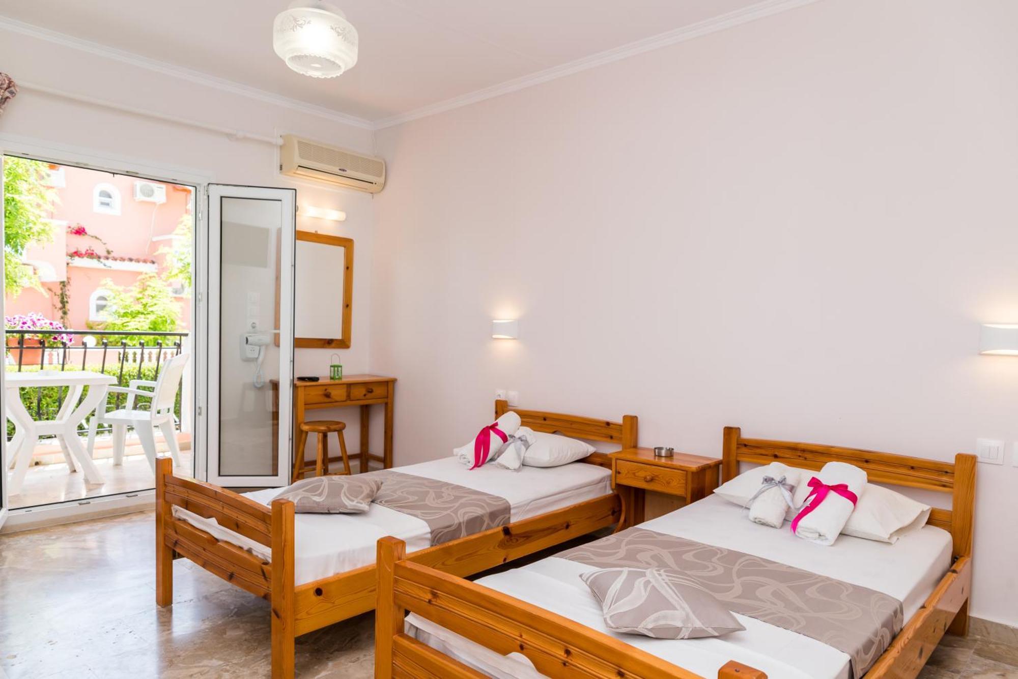 Roussa'S Apartments Laganas Zewnętrze zdjęcie