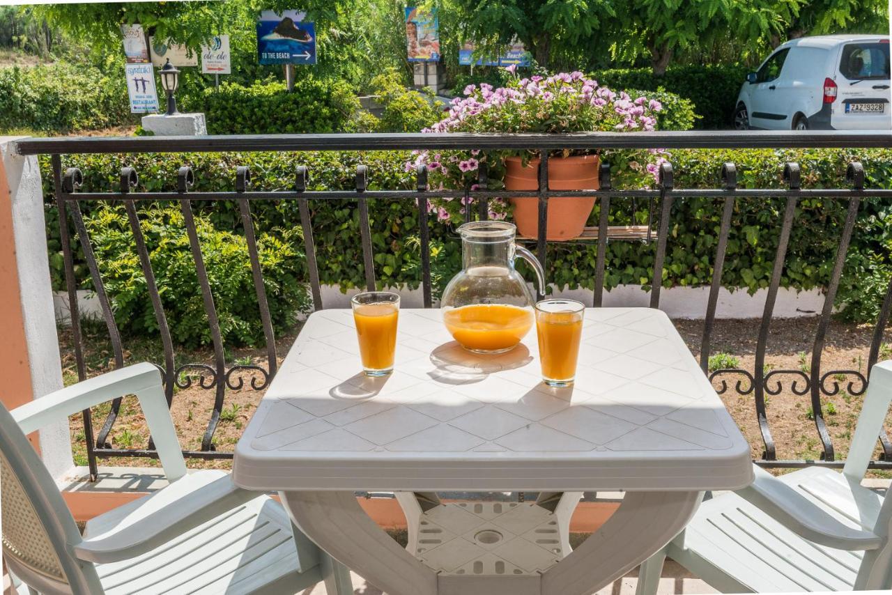 Roussa'S Apartments Laganas Zewnętrze zdjęcie